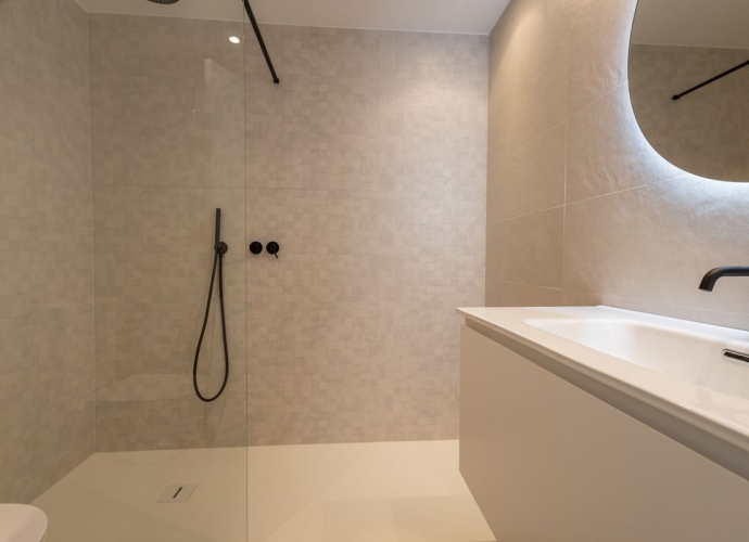Appartement milieu d’Etage situé à Nueva Andalucía La Maestranza  - 7