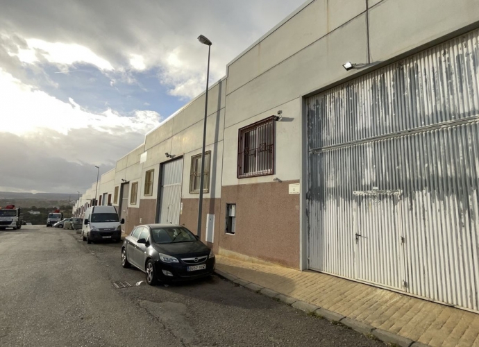 Commercial Business situé à Estepona - 1