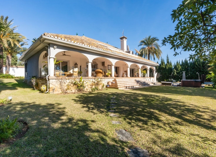 Villa Detached in Guadalmina Alta - 8