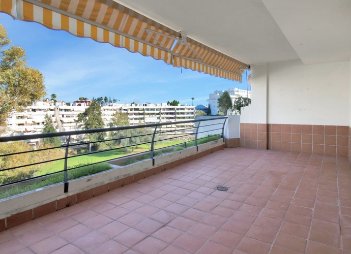 Apartment Penthouse Duplex in Guadalmina Alta - 9