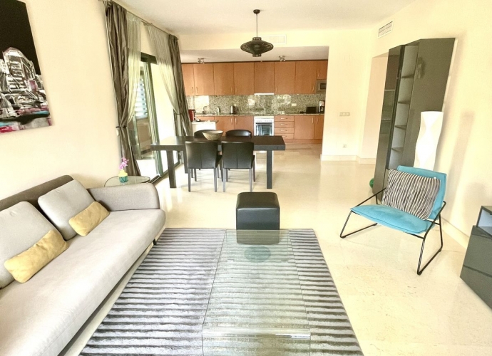 Apartment Middle Floor in Benahavís Capanes del Golf  - 3