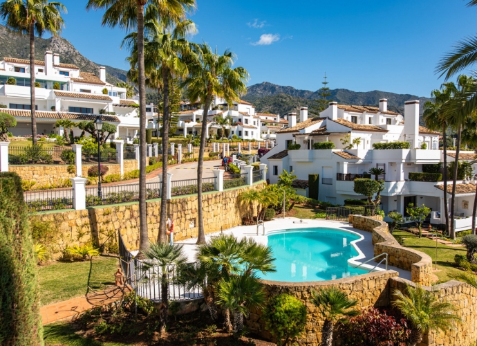Apartment Middle Floor in Sierra Blanca Monte Paraiso Country Club  - 2