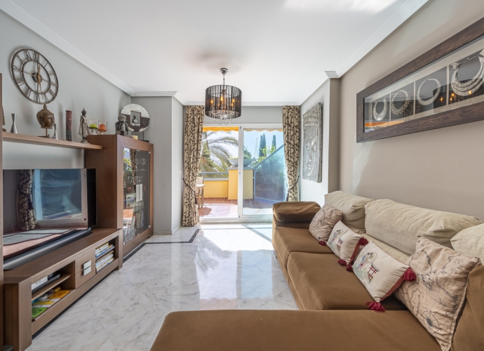 Apartamento Planta Media en Bahía de Marbella Atrium  - 9