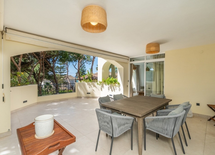 Apartment Middle Floor in Elviria Hacienda Playa  - 3