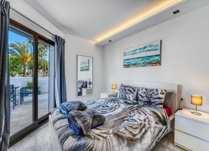 Apartment Middle Floor in Elviria Golden Beach  - 9