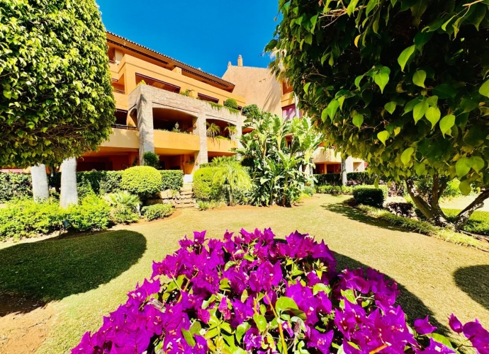 Appartement milieu d’Etage situé à Bahía de Marbella Gran Bahía  - 1