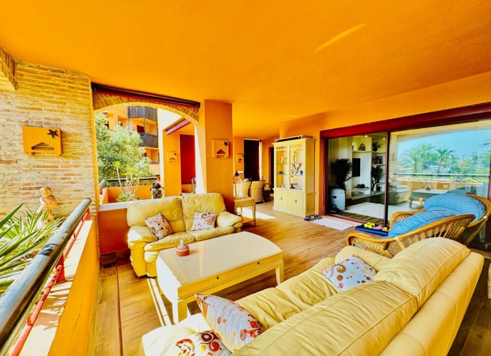 Appartement milieu d’Etage situé à Bahía de Marbella - 4