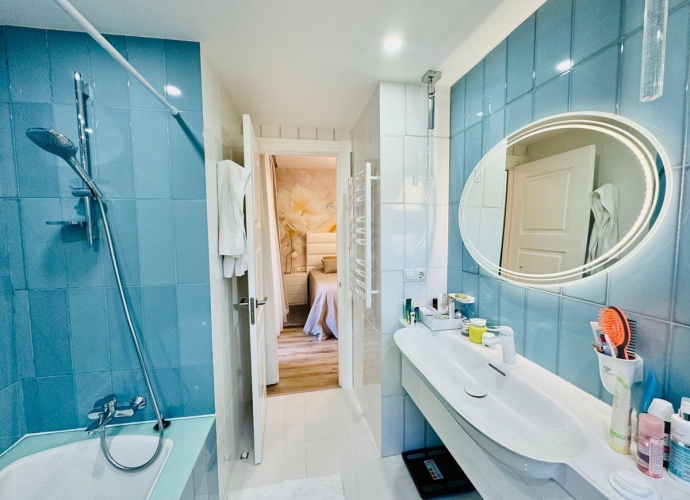 Appartement milieu d’Etage situé à Bahía de Marbella - 9