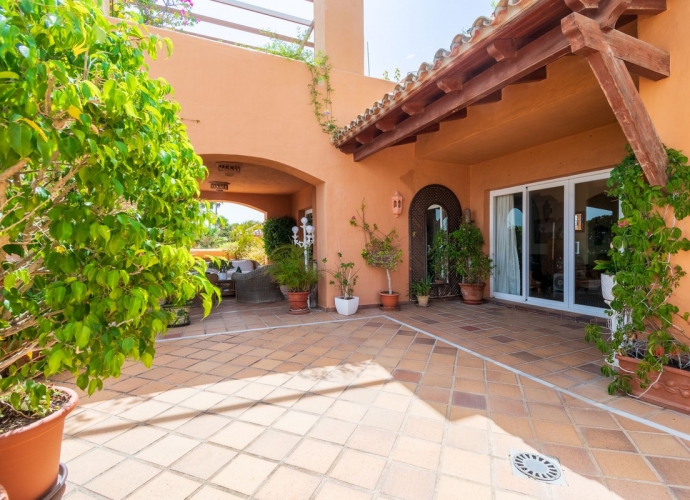 Appartement milieu d’Etage situé à Nueva Andalucía Los Belvederes  - 8