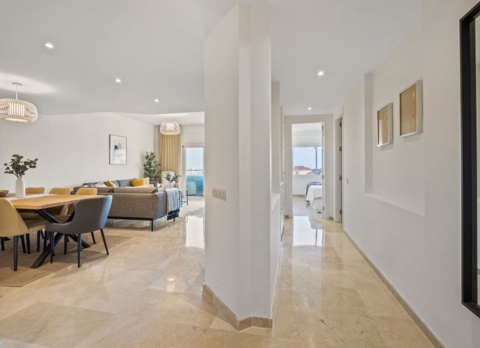 Apartment Middle Floor in Elviria Elviria Hills  - 3