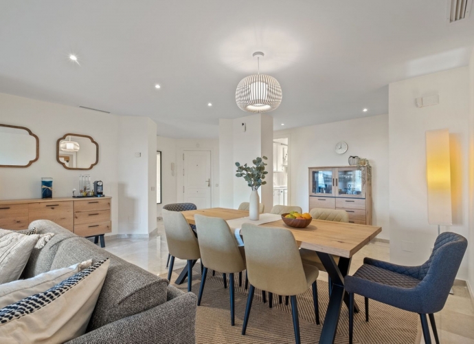 Apartment Middle Floor in Elviria Elviria Hills  - 4