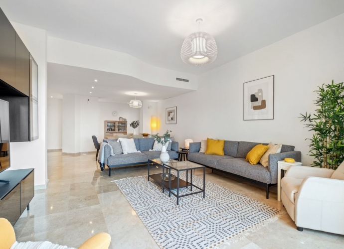 Apartment Middle Floor in Elviria Elviria Hills  - 6