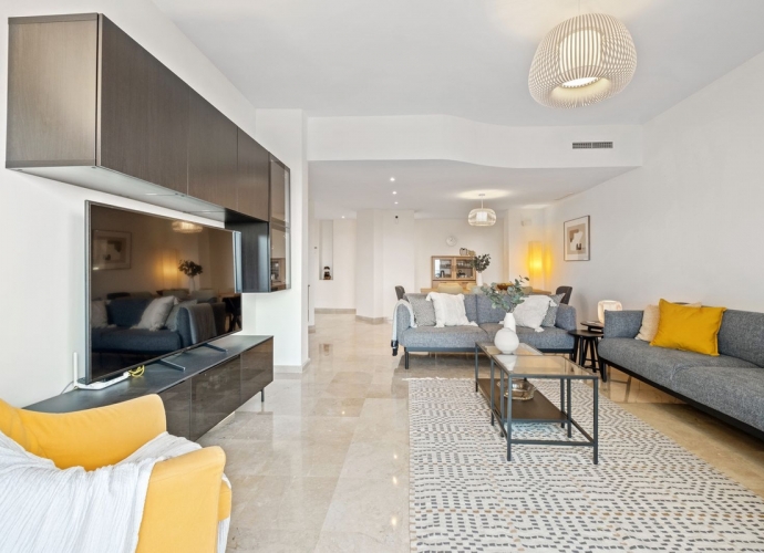 Apartment Middle Floor in Elviria Elviria Hills  - 7