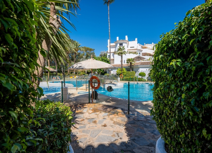 Apartment Ground Floor in Elviria Golden Beach  - 3