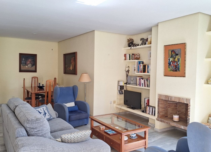 Apartment Middle Floor in Elviria Golden Beach  - 4