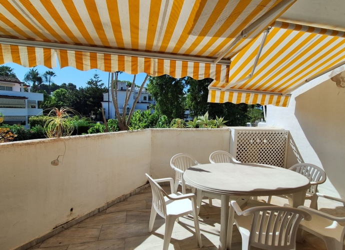 Apartment Middle Floor in Elviria Golden Beach  - 7