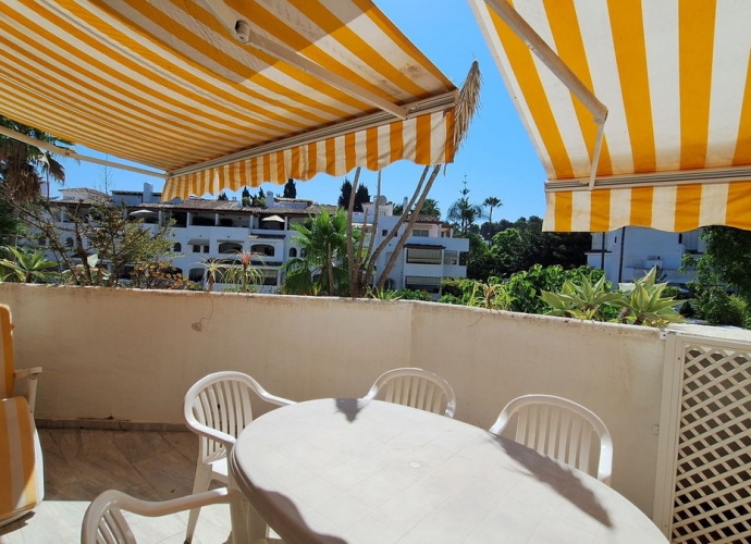 Apartment Middle Floor in Elviria Golden Beach  - 9