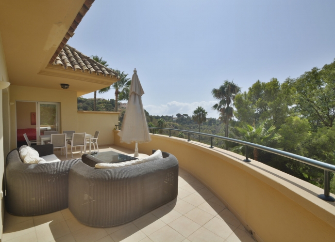 Apartment Middle Floor in Elviria Elviria Hills  - 4
