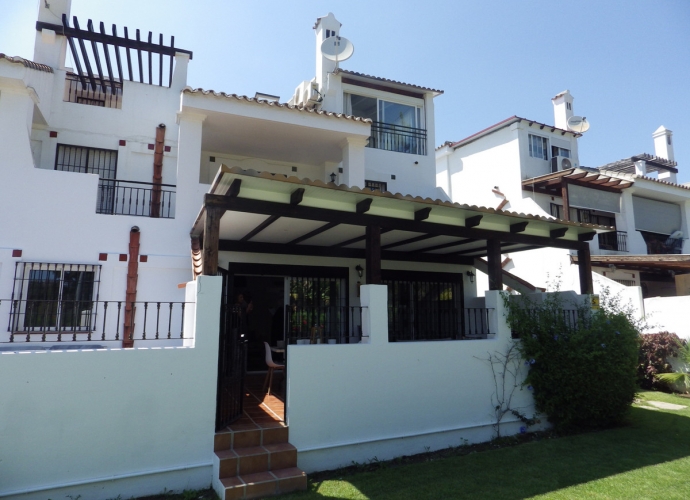 Townhouse Terraced in Nueva Andalucía Los Naranjos  - 2