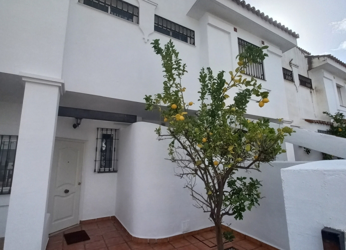 Townhouse Terraced in Nueva Andalucía Los Naranjos  - 3