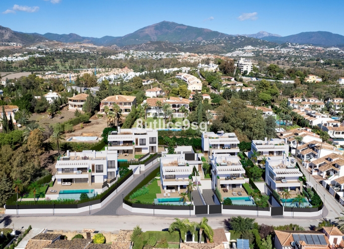 Villa Detached in New Golden Mile - 8