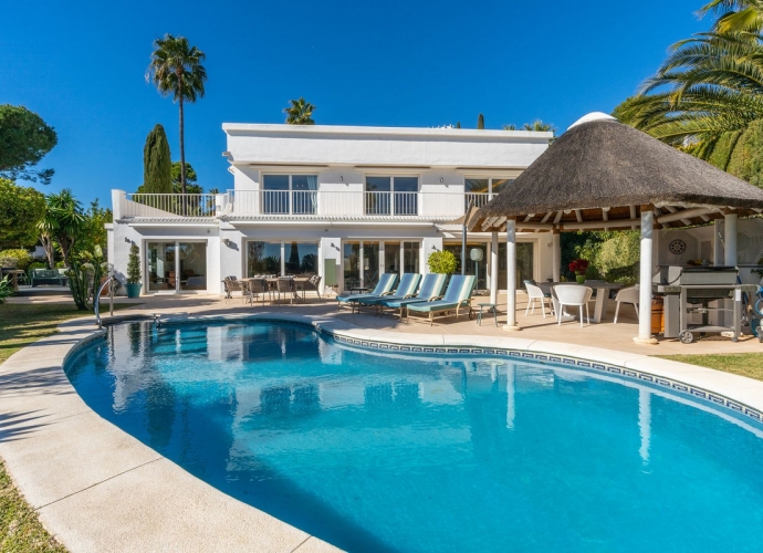 Villa Detached in The Golden Mile - 1