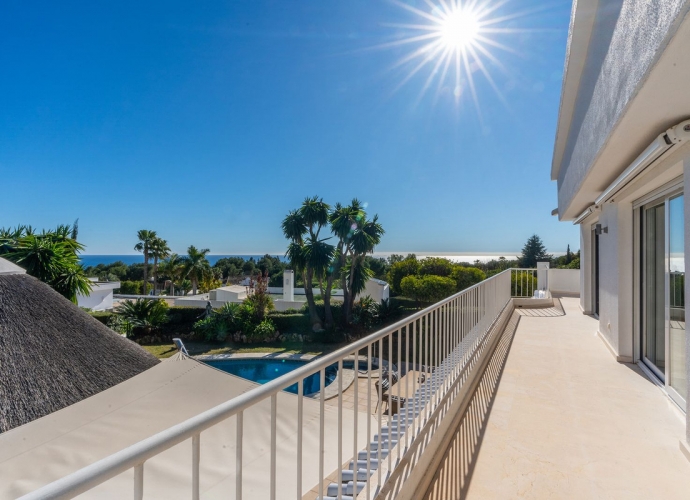 Villa Detached in The Golden Mile - 2