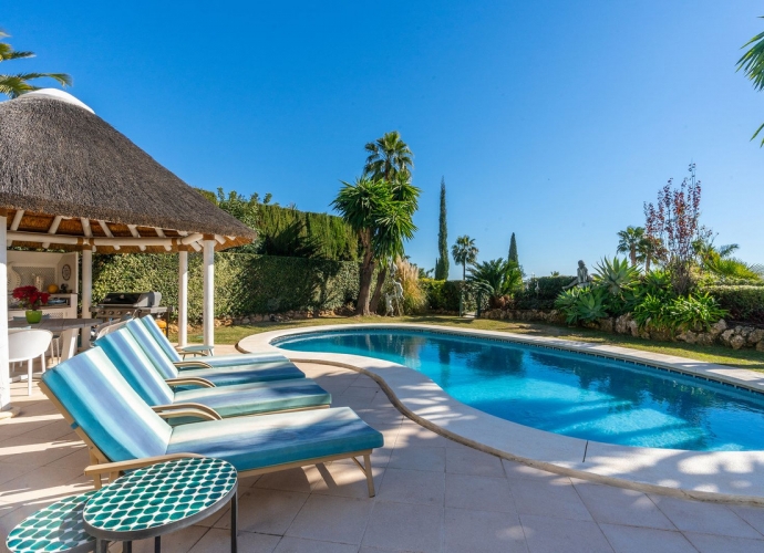 Villa Detached in The Golden Mile - 4