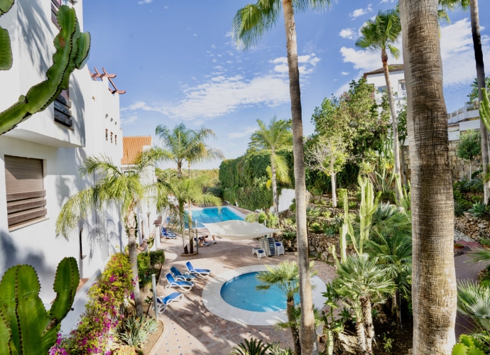 Appartement milieu d’Etage situé à Nueva Andalucía La Maestranza  - 1