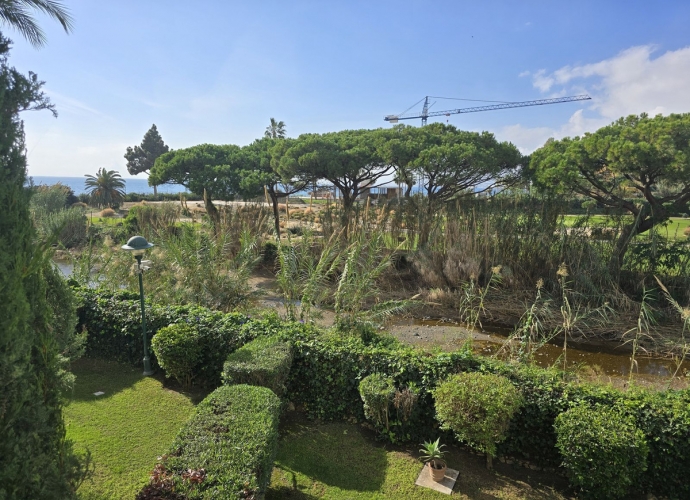 Apartment Middle Floor in Los Monteros - 3