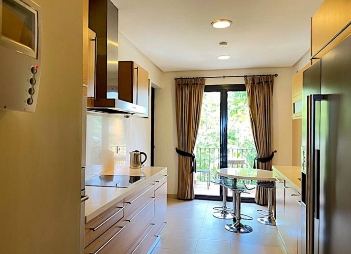 Appartement milieu d’Etage situé à Benahavís - 2