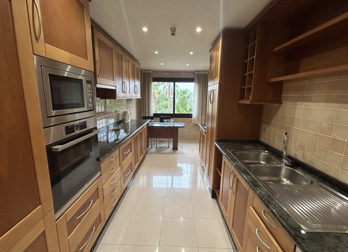 Appartement milieu d’Etage situé à Puerto Banús La Alzambra Vasari  - 3