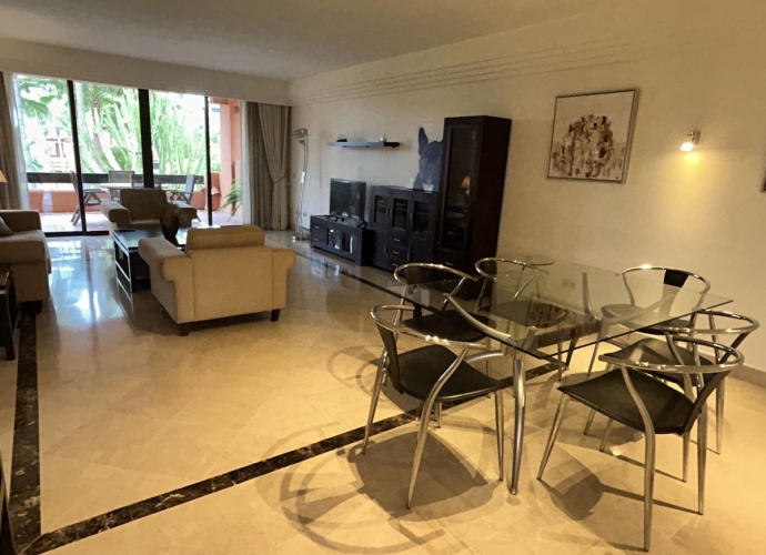 Appartement milieu d’Etage situé à Puerto Banús La Alzambra Vasari  - 8