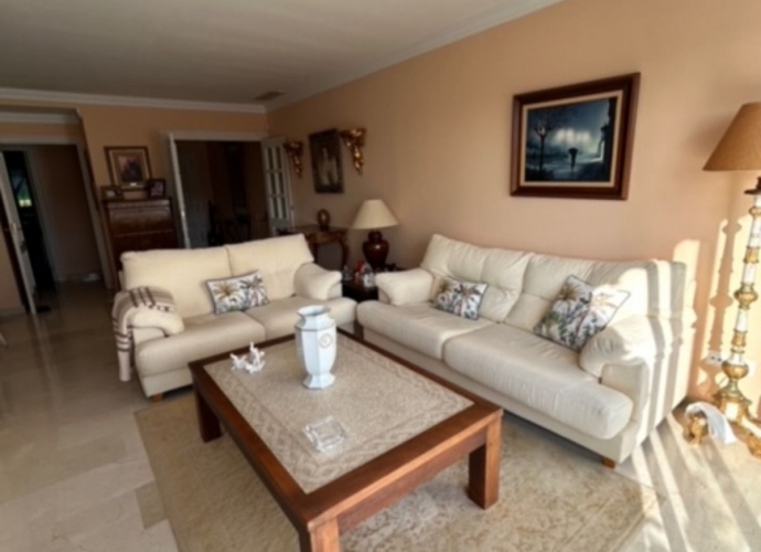 Apartamento Planta Media en La Quinta - 8