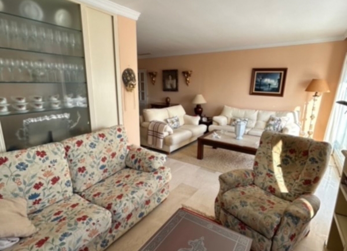 Apartamento Planta Media en La Quinta - 10