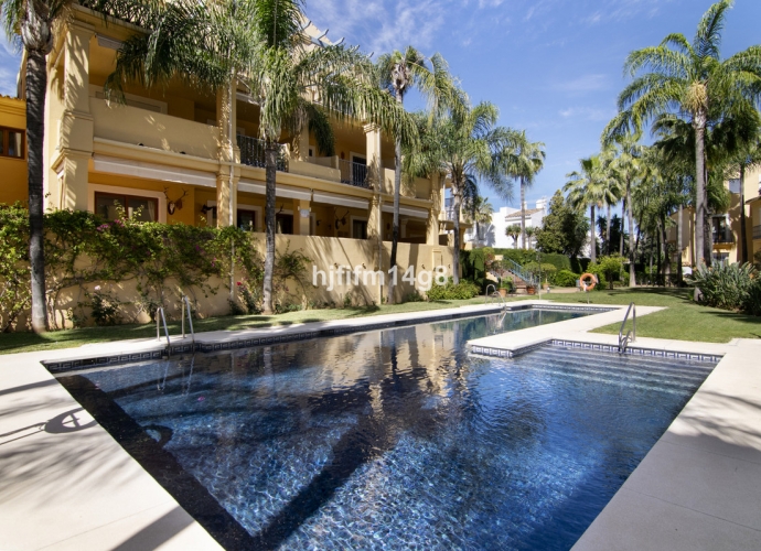 Apartamento Planta Baja en Nagüeles Single Home  - 1