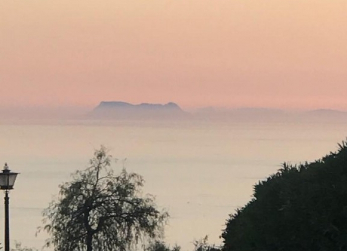 Apartment Middle Floor in Los Monteros - 8