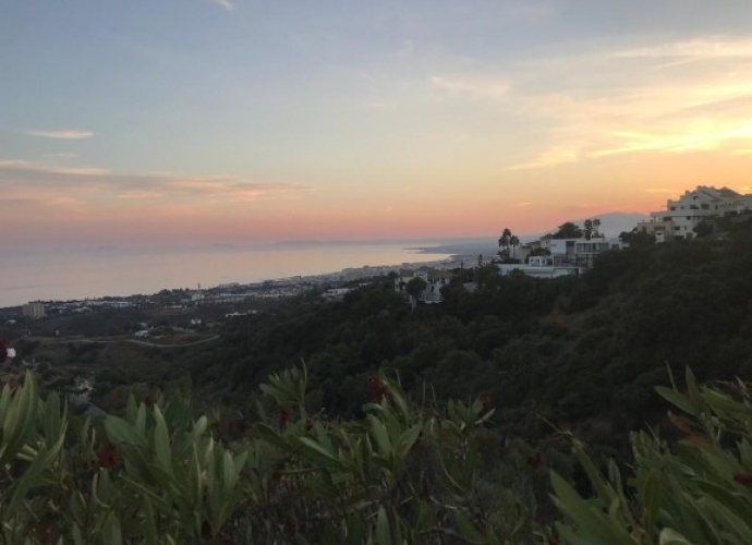 Apartment Middle Floor in Los Monteros - 9