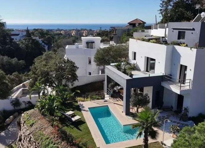Villa Detached in Elviria - 1
