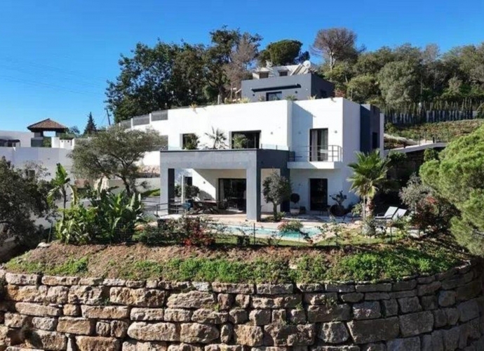 Villa Detached in Elviria - 2