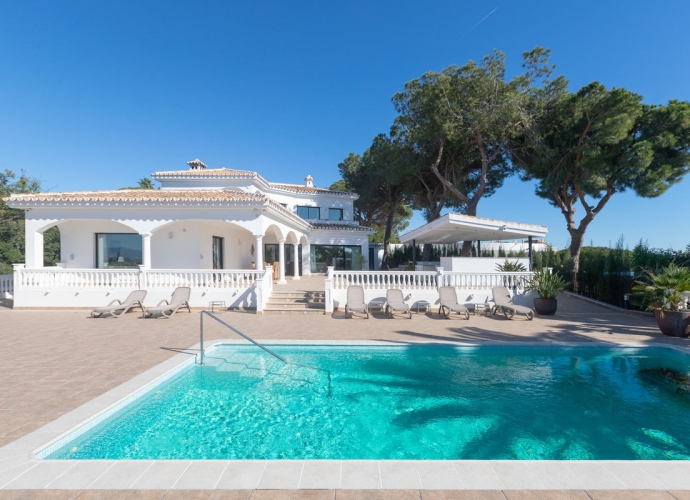 Villa Detached in Elviria - 1