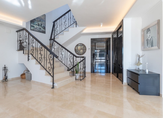 Villa Detached in Elviria - 3