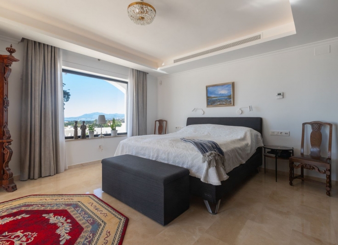 Villa Detached in Elviria - 10
