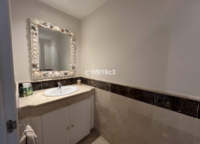 Apartment Middle Floor in Elviria - 10