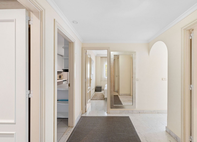 Appartement milieu d’Etage situé à Puerto Banús - 2