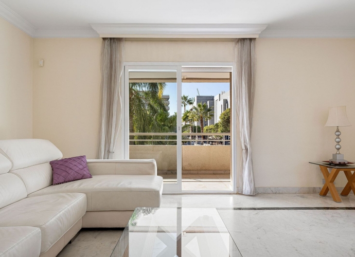Appartement milieu d’Etage situé à Puerto Banús - 4