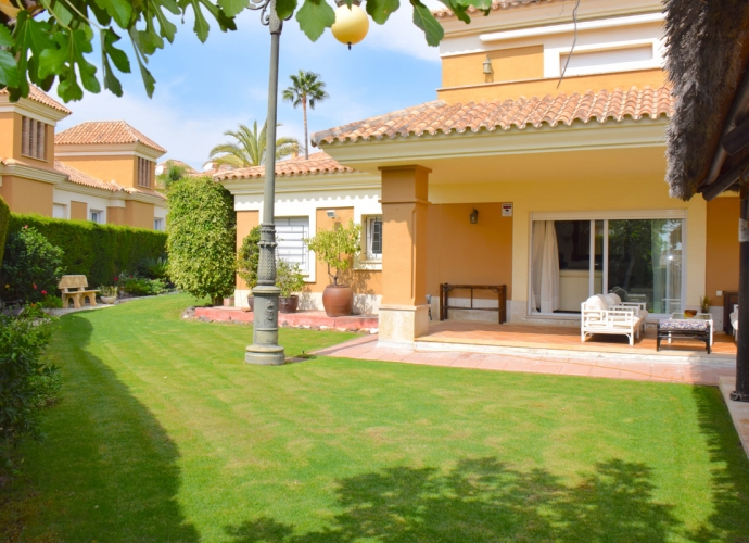 Villa Semi Detached in Santa Clara - 1