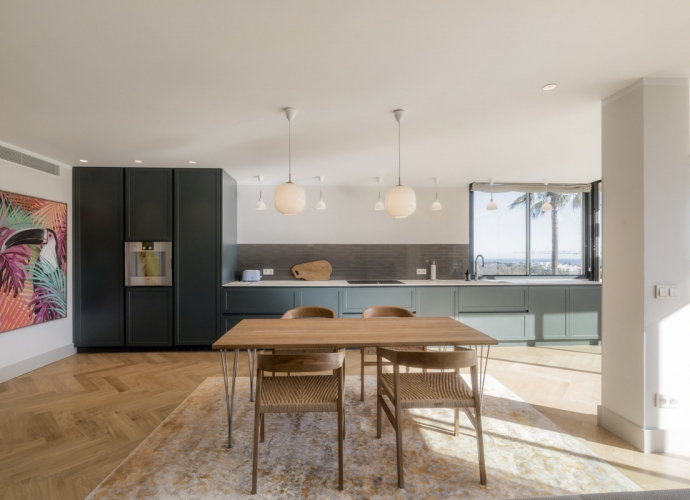 Appartement milieu d’Etage situé à Nueva Andalucía Palacetes los Belvederes  - 3