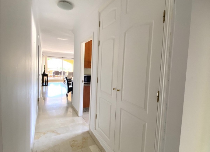 Apartment Middle Floor in Elviria - 5