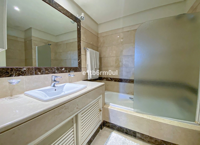 Appartement milieu d’Etage situé à Bahía de Marbella Gran Bahía  - 6